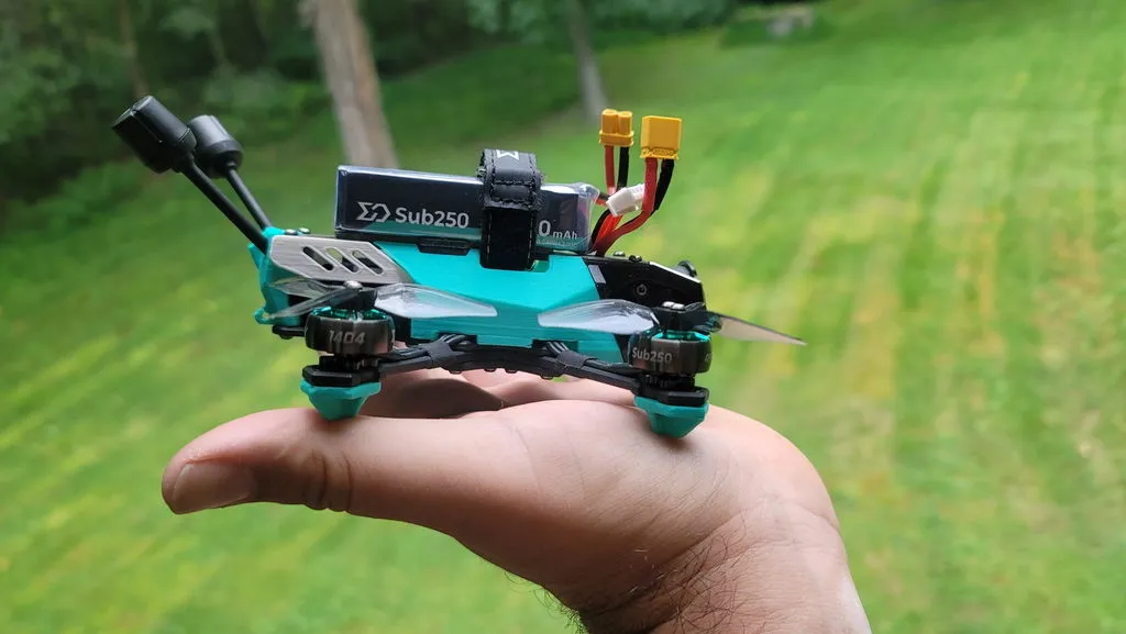 Sub250 Oasisfly25 drone FPV freestyle 2,5 pouces
